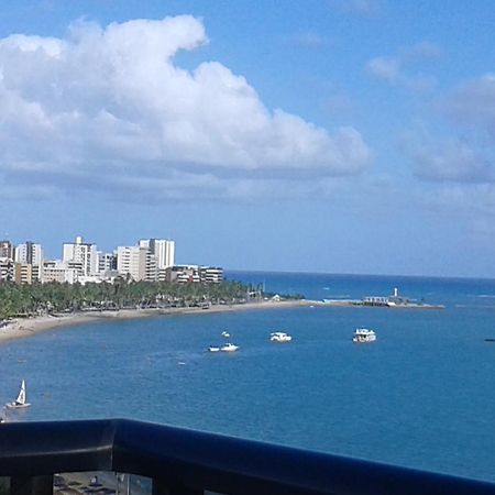 Na Beira Mar De Pajucara- Edif Neo- Apartamento Quarto E Sala- Tem Varanda - Vista Lateral Do Mar- Rua Julio Plech Filho 60 Esquina Com Avenida Doutor Antonio Gouveia - Consumo Eletrico E Pago No Ckeck-Out 1Kwh E 1,35 Reias Maceió Exterior foto
