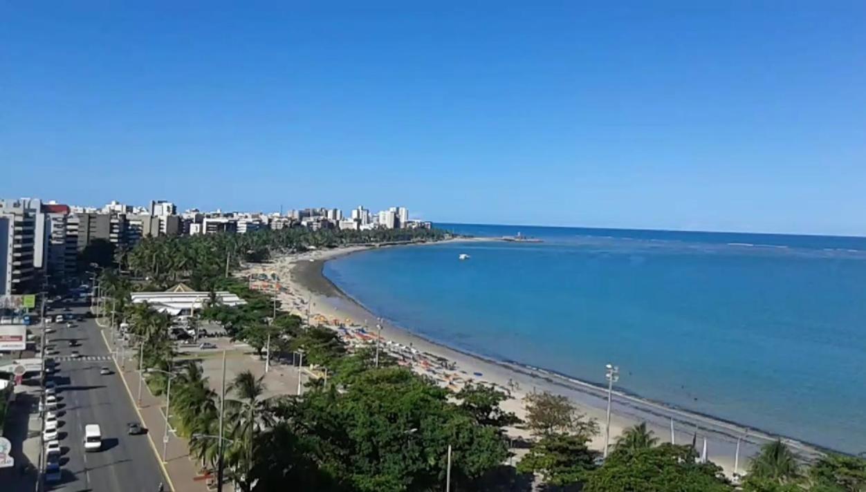 Na Beira Mar De Pajucara- Edif Neo- Apartamento Quarto E Sala- Tem Varanda - Vista Lateral Do Mar- Rua Julio Plech Filho 60 Esquina Com Avenida Doutor Antonio Gouveia - Consumo Eletrico E Pago No Ckeck-Out 1Kwh E 1,35 Reias Maceió Exterior foto