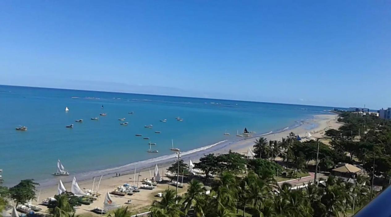Na Beira Mar De Pajucara- Edif Neo- Apartamento Quarto E Sala- Tem Varanda - Vista Lateral Do Mar- Rua Julio Plech Filho 60 Esquina Com Avenida Doutor Antonio Gouveia - Consumo Eletrico E Pago No Ckeck-Out 1Kwh E 1,35 Reias Maceió Exterior foto
